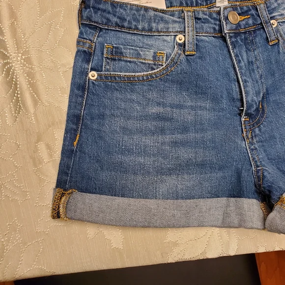 BP. Roll Cuff Stretch Denim Shorts in Authentic Blue Wash - Picture 5 of 7